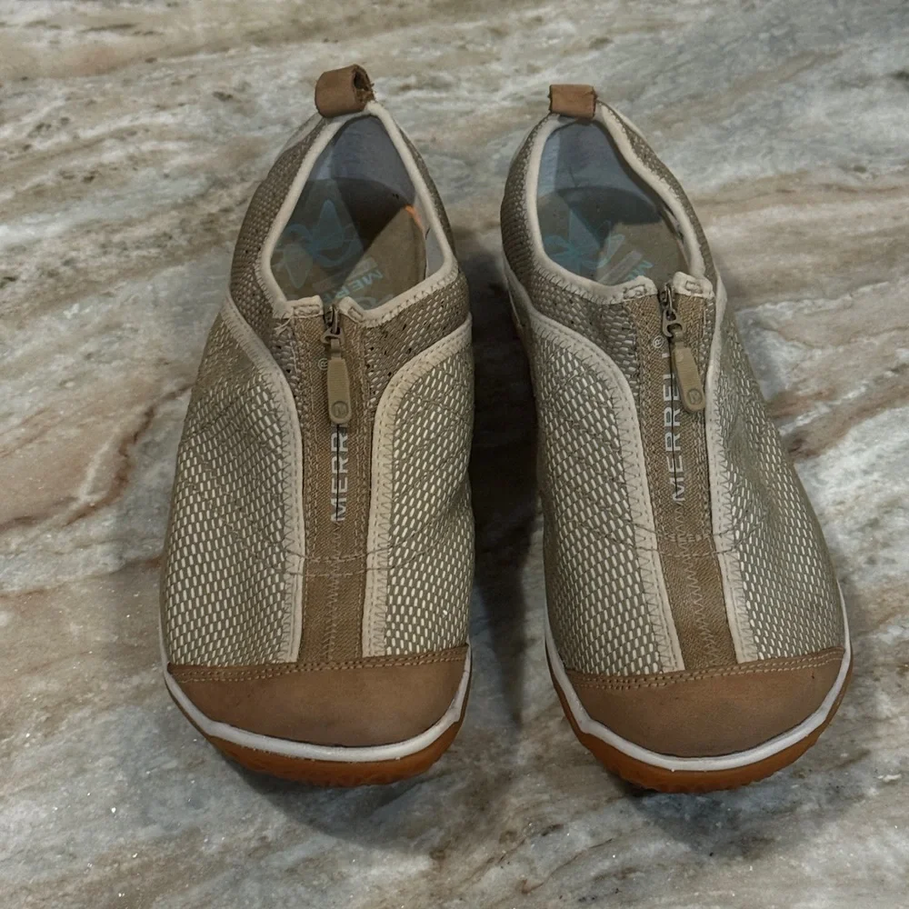 Women’s MERRELL Lorelei Zip Up deep tan sneakers- Size 9.5